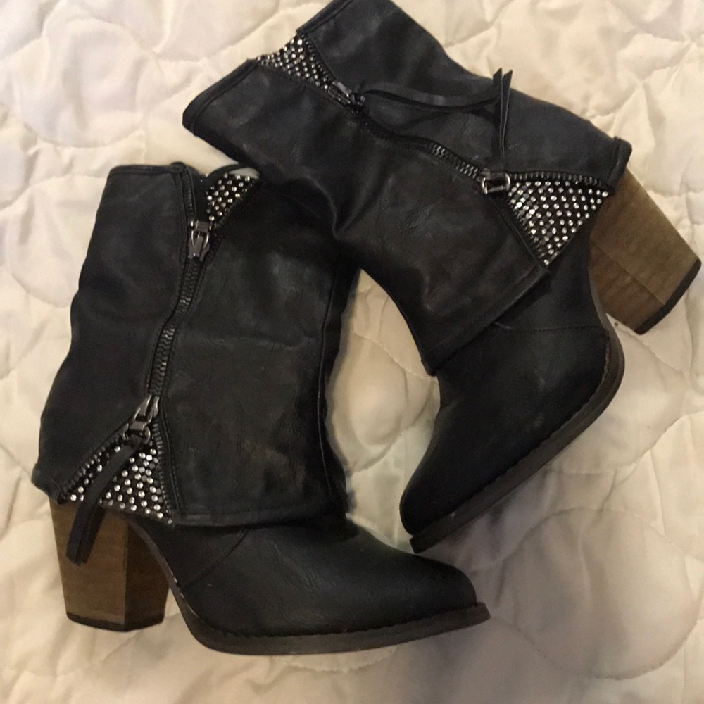 VANITY sparkly zip up black boots size 6